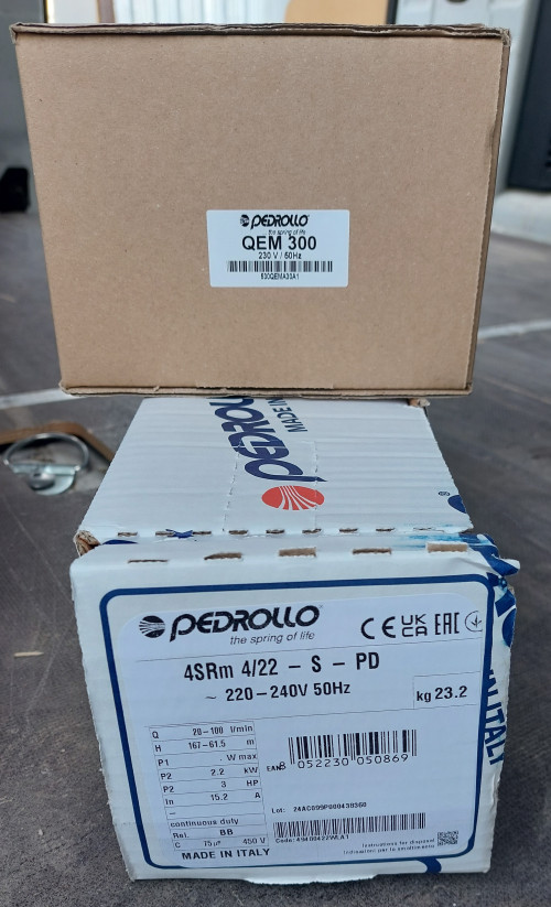 4SR 4/22m F-PD, 2.2 квт,220в,  H-170 м с плавающими рабочими колесами У Насоса 4SRm4/26 PD. Корпус и вал выполнены из нержавеющей стали и оснащены плавающими пескостойкими рабочими колесами. Максимально допустимое количество песка в перекачиваемой воде составляет 150 грамм на куб/м (у Grundfos 50 гр/м3). 
Насосы 4SR (4-х дюймовые) устанавливаются в  скважину   диаметром  не  менее 4"" (100mm)